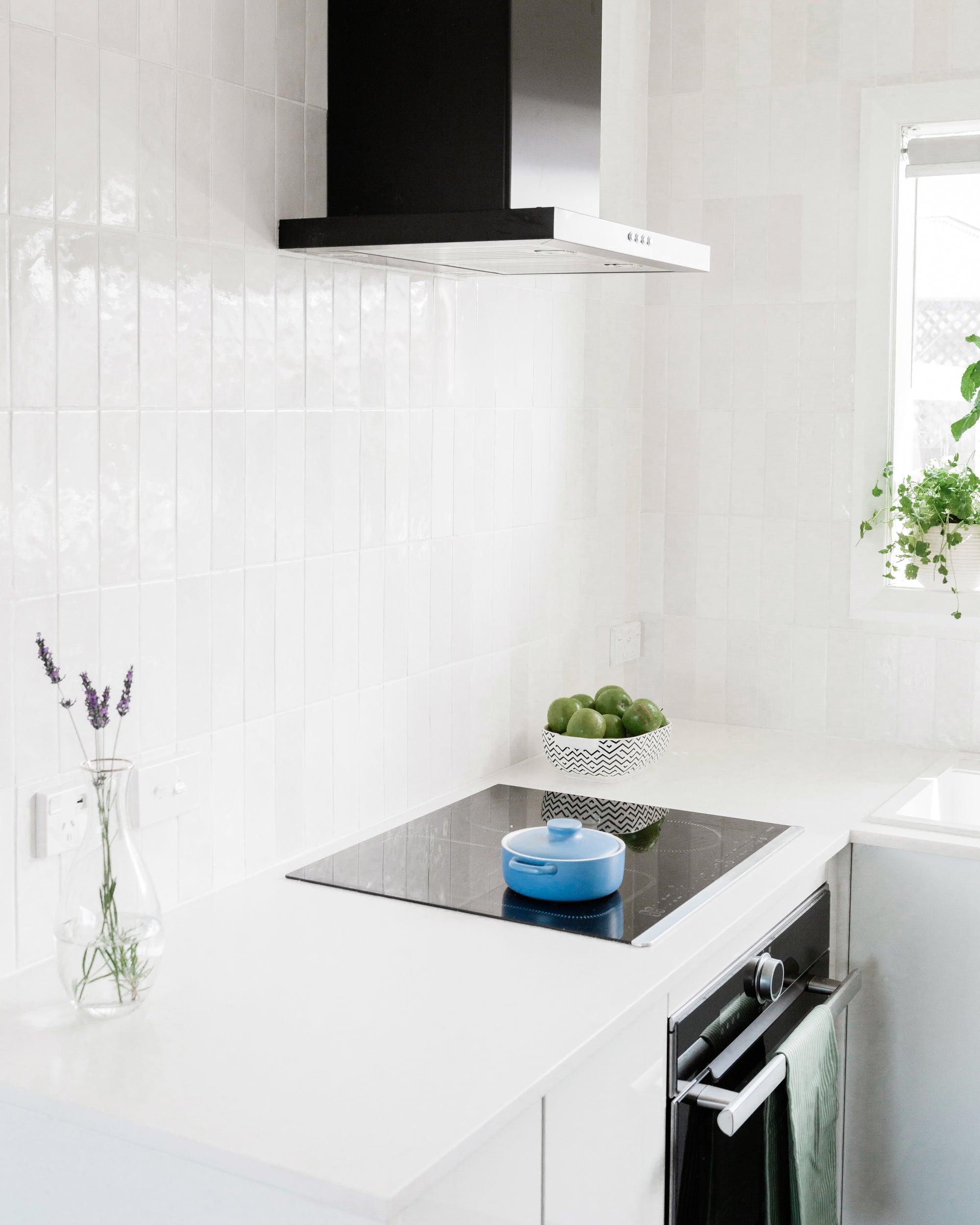 Classic Minimal Kitchen Cheat Sheet – Stacy Middleton